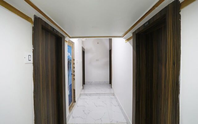 OYO 18686 Aradhya Residency