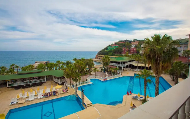 Seven Seas Palmeras Bay