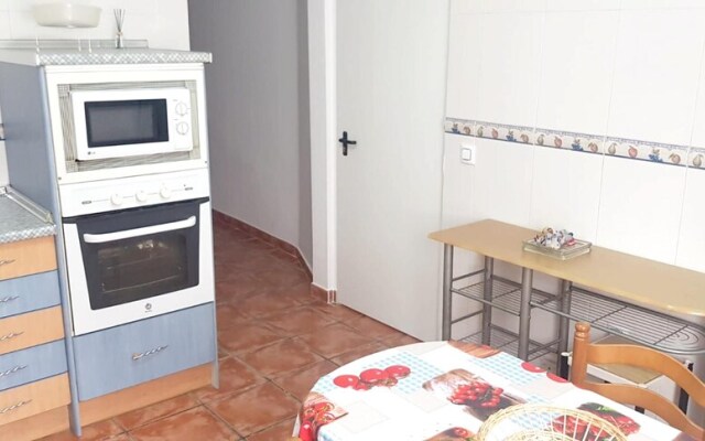 House With One Bedroom In Coslada, With Wonderful City View, Terrace And Wifi