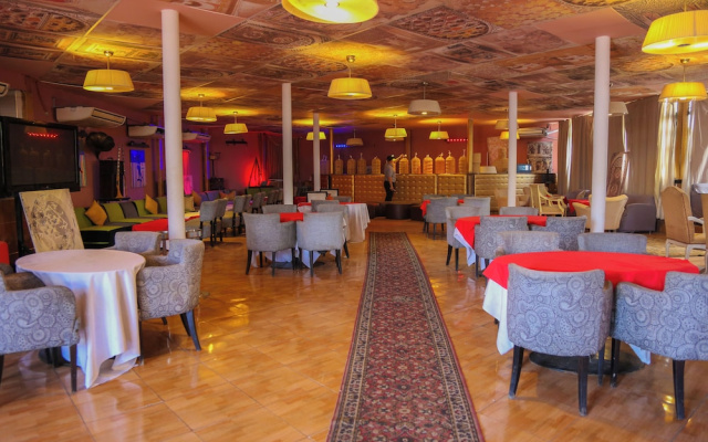 Hotel Tazi-Traditional Riad