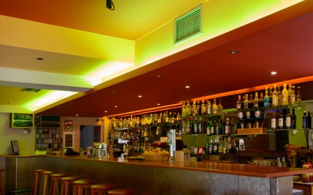 Idi Hotel