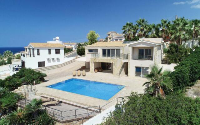 Seafront 5 Bedroom Villa Paradise in Sea Caves