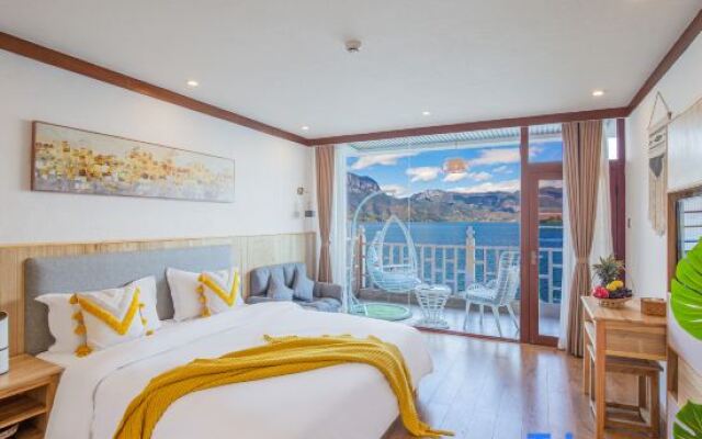 Qihai Tingfeng Inn (Lugu Lake Headquarter)
