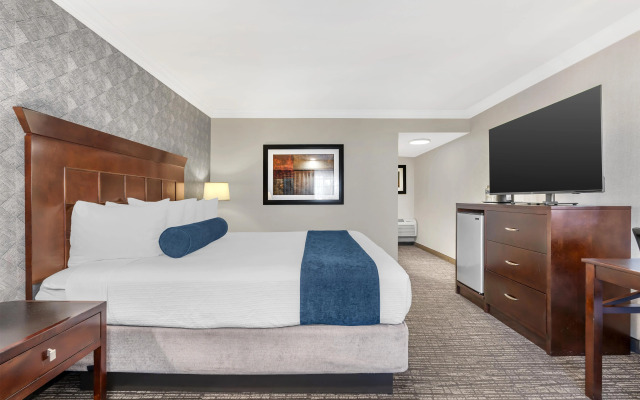 Best Western Plus Carriage Inn