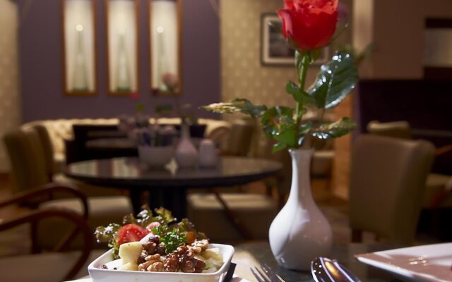 Best Western Moores Central Hotel
