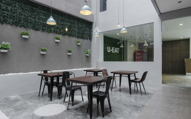 RedDoorz Plus near Tebet