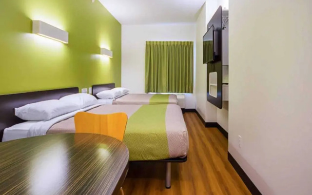 Motel 6 South Bend, IN - Mishawaka