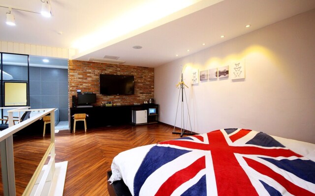 Iksan Roman Drive-in Hotel