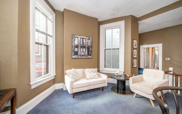 Historic Gem Russell Suite 3 A Downtown Dream!
