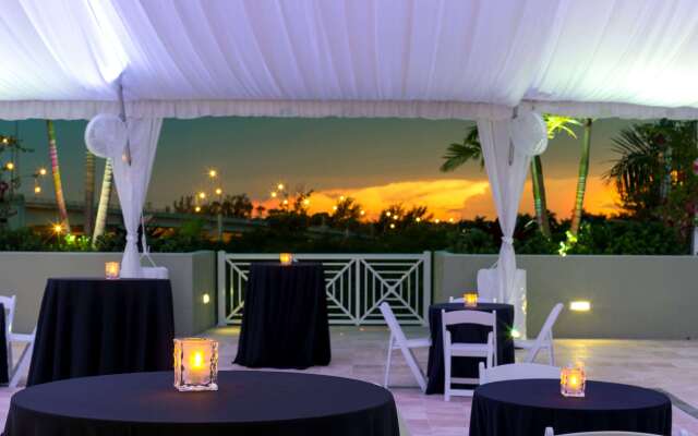 Wyndham Grand Jupiter at Harbourside Place
