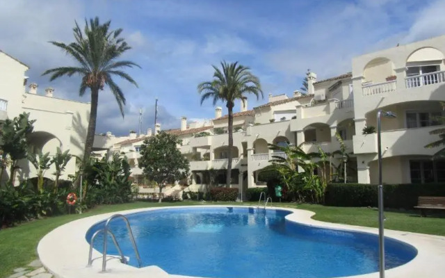 Apartment near Puerto Banus