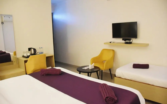 Date Palm Hotel