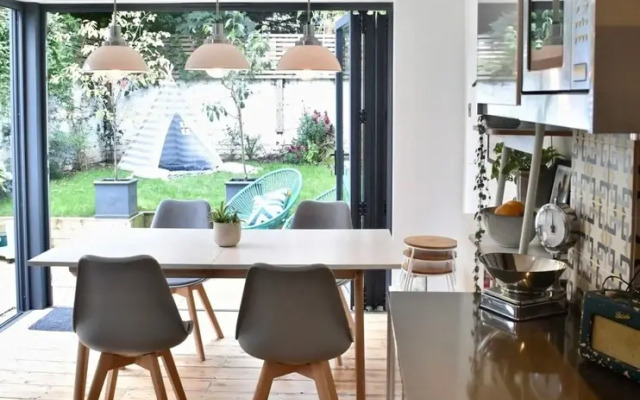 Beautiful 3 Bedroom Hove Townhouse With Garden