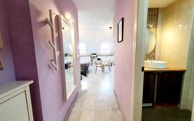 Captain's Penthouse Studio