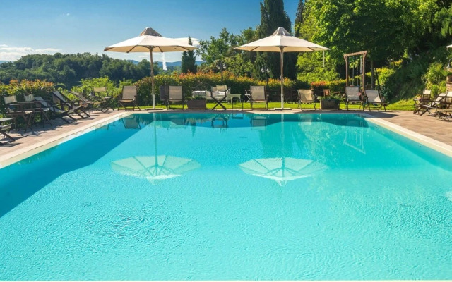 Apartment in Tuscany With Pool & Garden