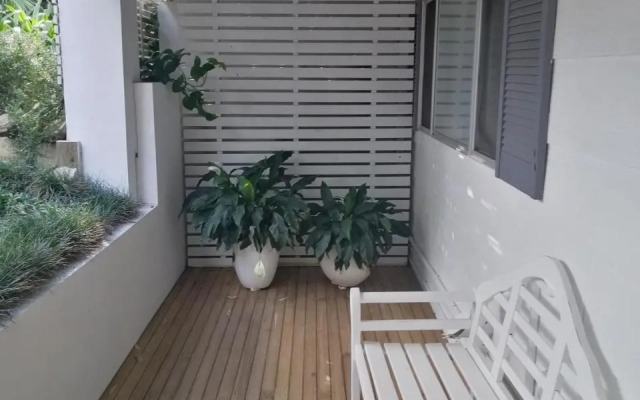 Sapphire Beach Pet Friendly Beach 5 minute walk