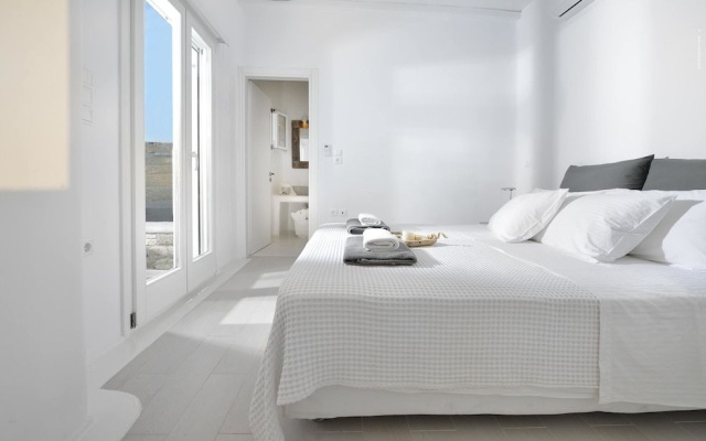 Villa Blanca Duo