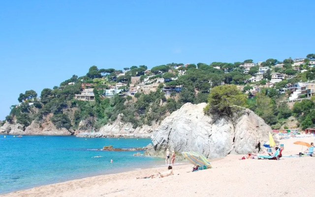Peaceful Villa in Canyelles With Swimming Pool