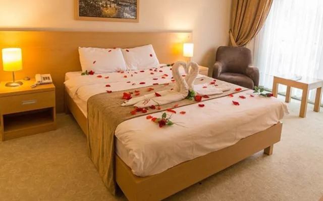 Gdz Hotels Gediz Business
