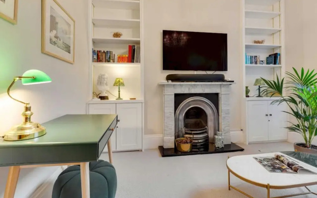 Bright Camberwell Georgian Apartment