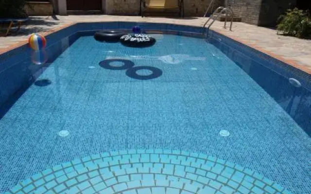 Elegant Villa Liakos