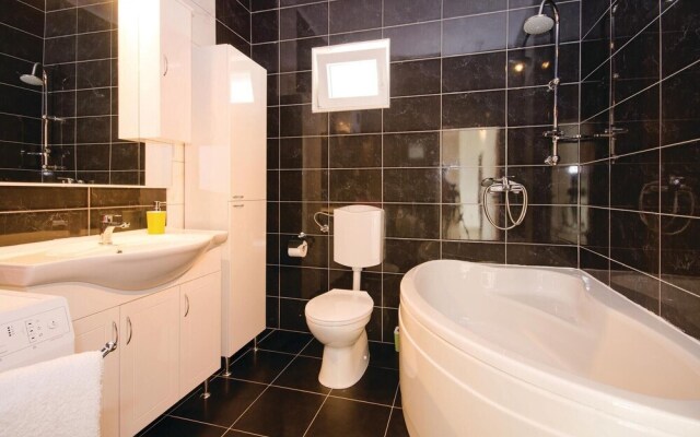 Stunning Home in Blizna Donja With Wifi and 4 Bedrooms