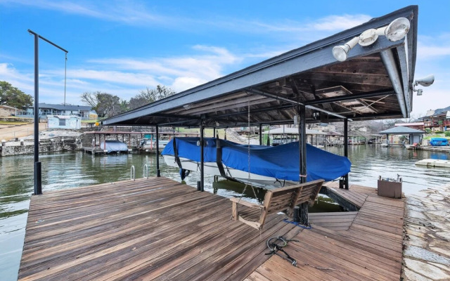 Lake House At Granbury 3 Bedroom Home