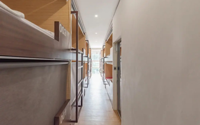 RedDoorz @ Capsule Inn Teuku Umar