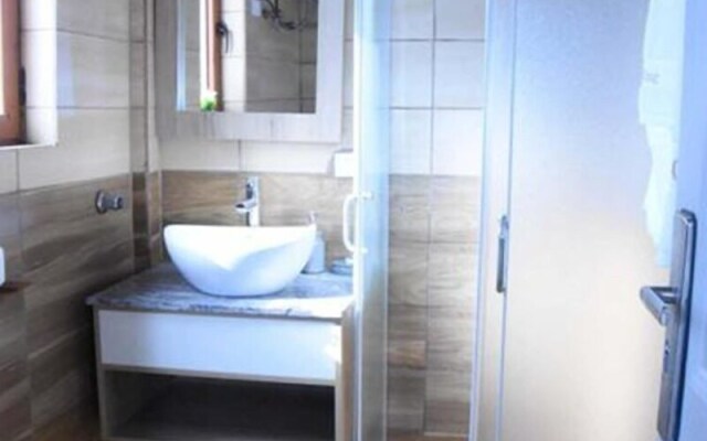 Inn of the Four Sisters