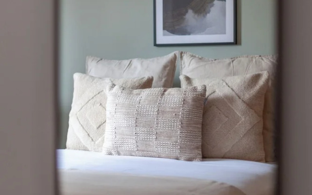 Trendy Flat in St Katharine
