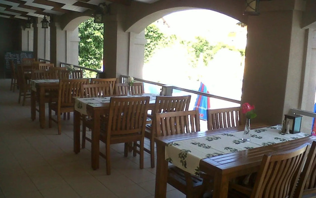 Ant Apart Hotel