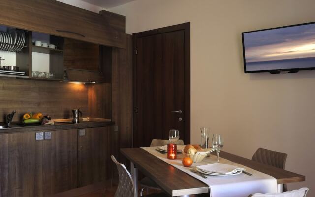 Well-kept Apartment With air Conditioning 1 km. From the sea