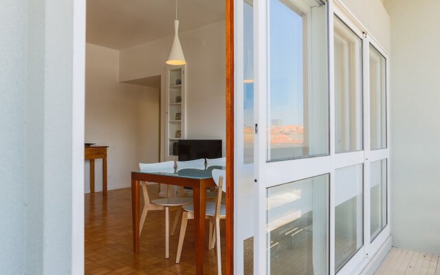 Bolha1 · Bright Apartment in a Traditional Area of Porto