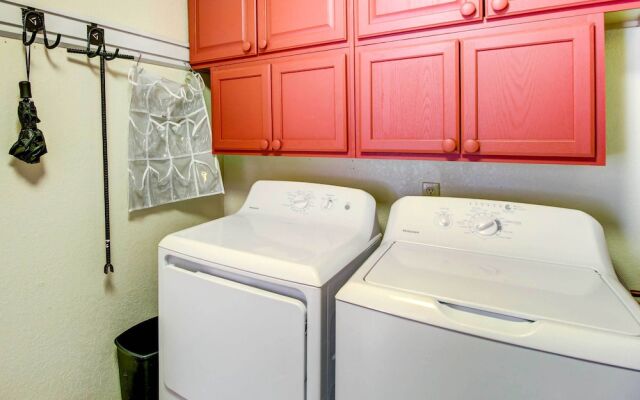 Near Golfing & Hiking: Pinetop Vacation Rental!