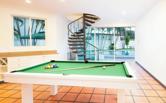 Luxury 4BR Private 425sqm Party Pool Villa