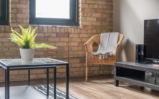 FRONTDESK 50 4th Ave Apts North Loop Warehouse District