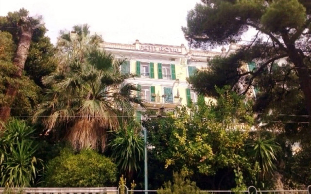 Hotel Petit Royal