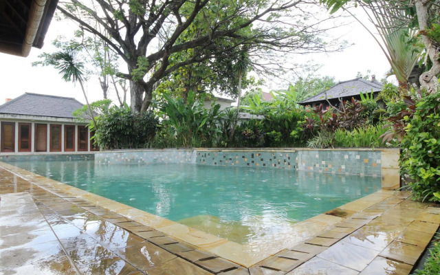 Airy Seminyak Kerobokan Kuwum Gang Rajawali Bali