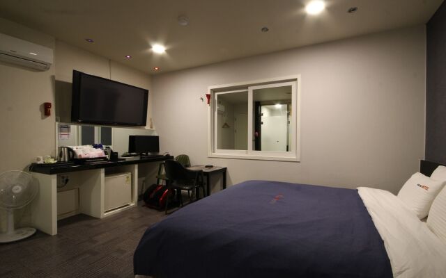 The M Hotel