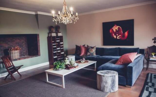 Station House Simondium