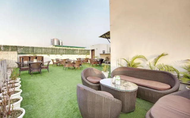 Saltstayz Select - Huda City Center