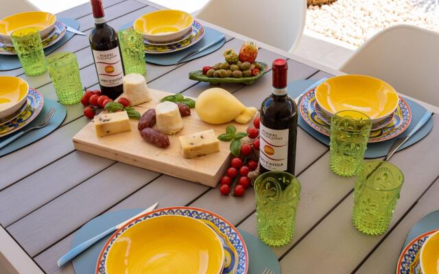 Villa Shamsi, heated pool and beach at 70 mt-Villa shamsi