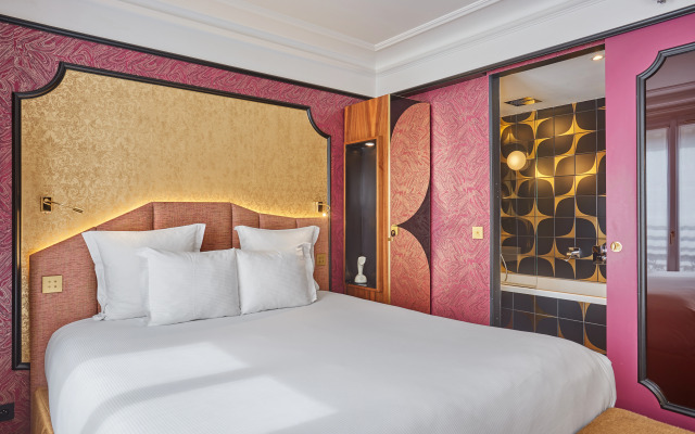 Idol Hotel
