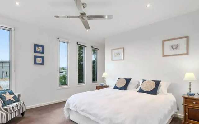 Beach Road Luxury with Ocean Views