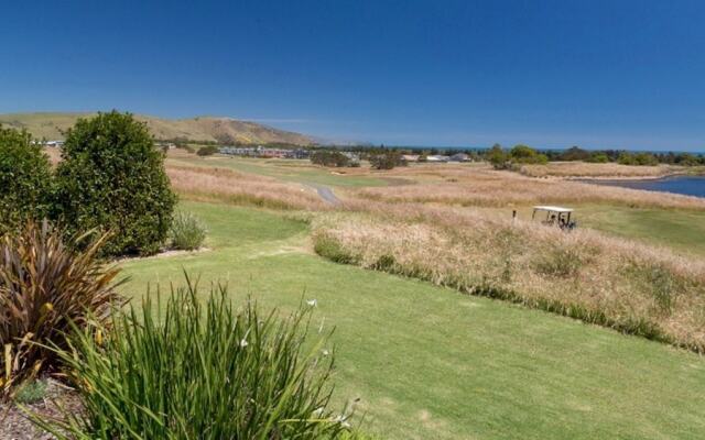 Golfers Paradise (18th Tee) - 52 Huntingdale Drive