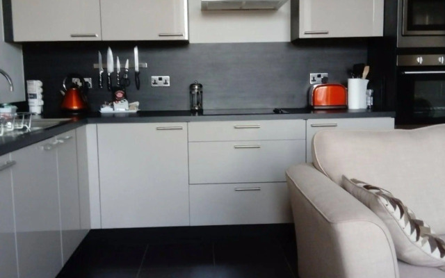 Paramount Apartments