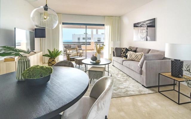 DJC - Modern 2 bedroom apartment close to beach