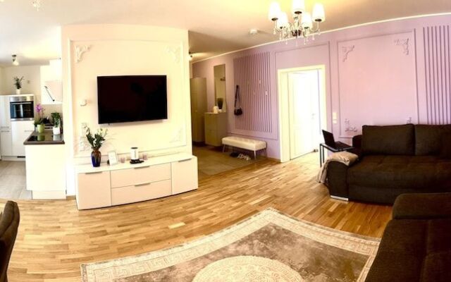 Leon Apartment