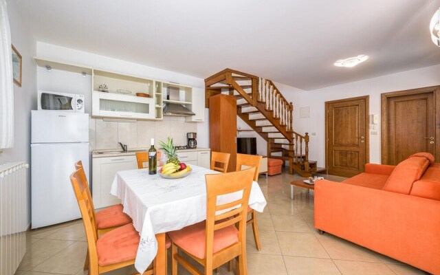 Awesome Home in Basanija With Wifi and 2 Bedrooms