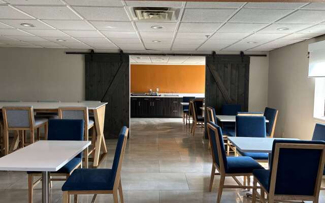 La Quinta Inn & Suites by Wyndham Orlando South